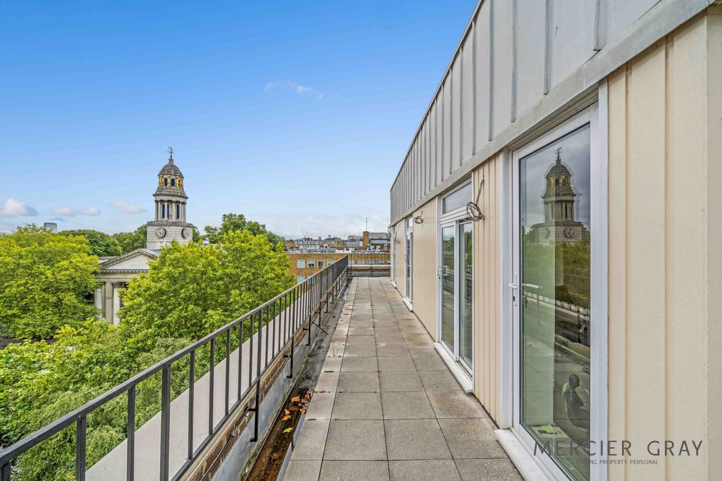 Property photo 3 of 23 Photo 21