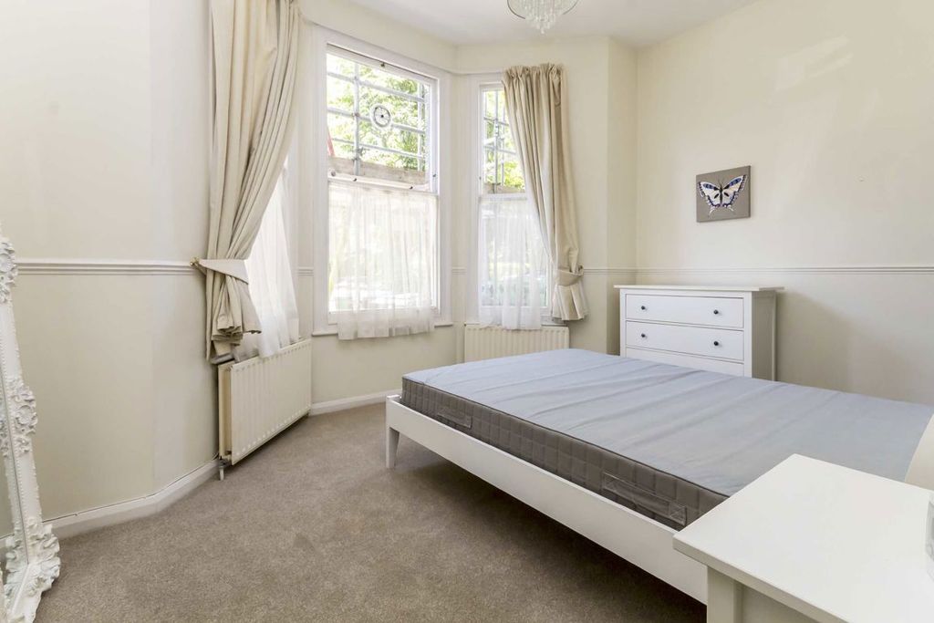 Property photo 3 of 4