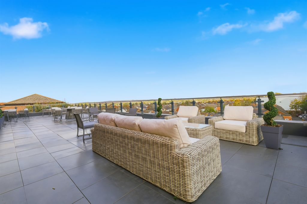 Property photo 1 of 21