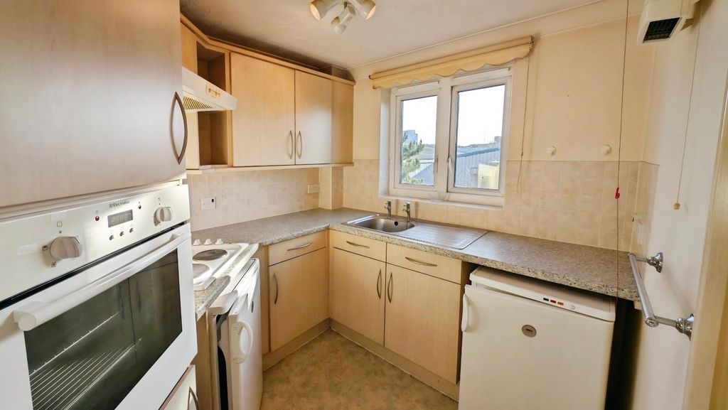 Property photo 2 of 11 B1A3A15E-Pxl_20260103_120426839.Jpg