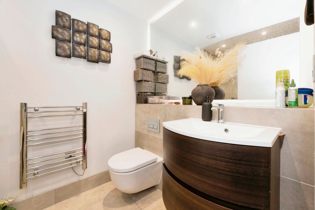 Property photo 3 of 17 Photography