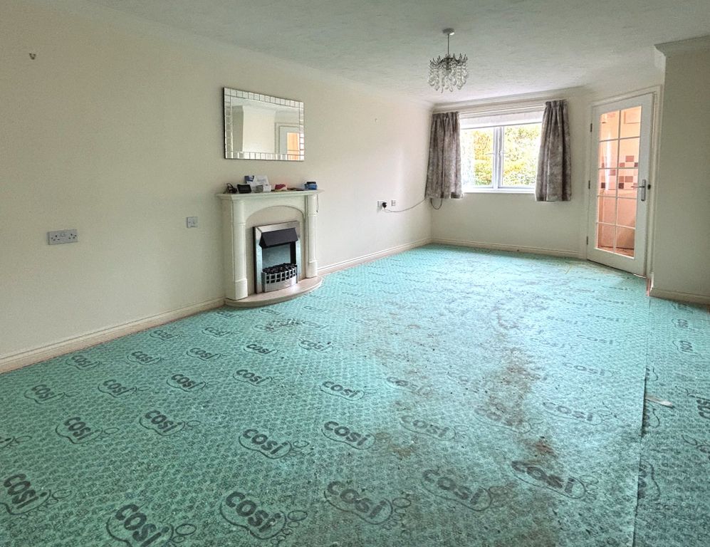 Property photo 3 of 7 Sitting Room