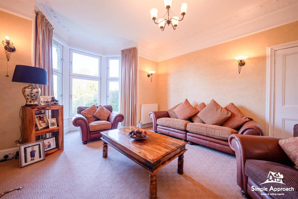 Property photo 2 of 37 Living Room