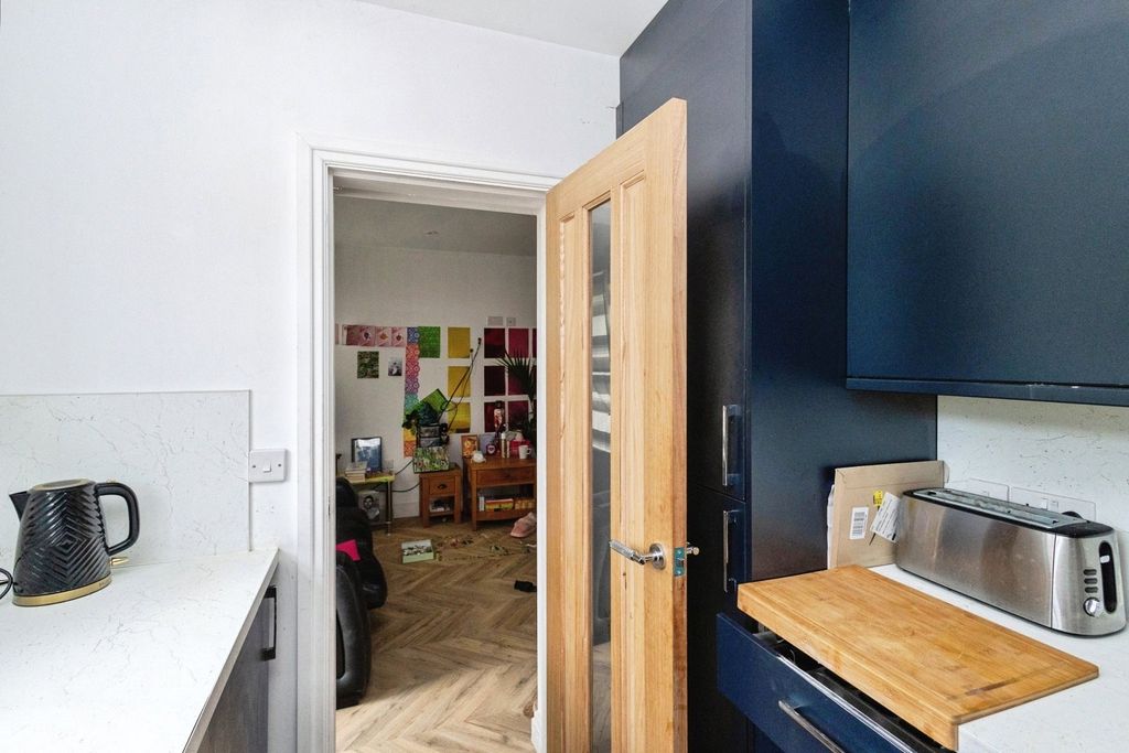 Property photo 3 of 17 Photo