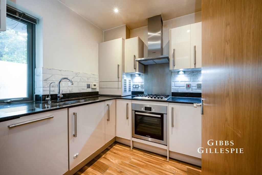 Property photo 3 of 19 Pbox-Img.Jpg