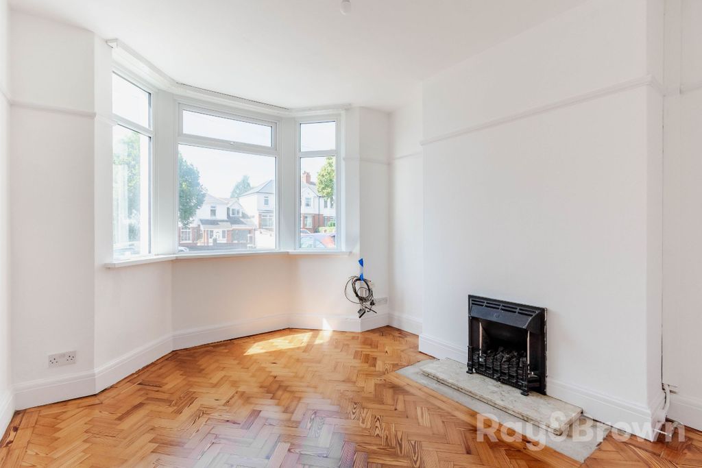 Property photo 2 of 39
