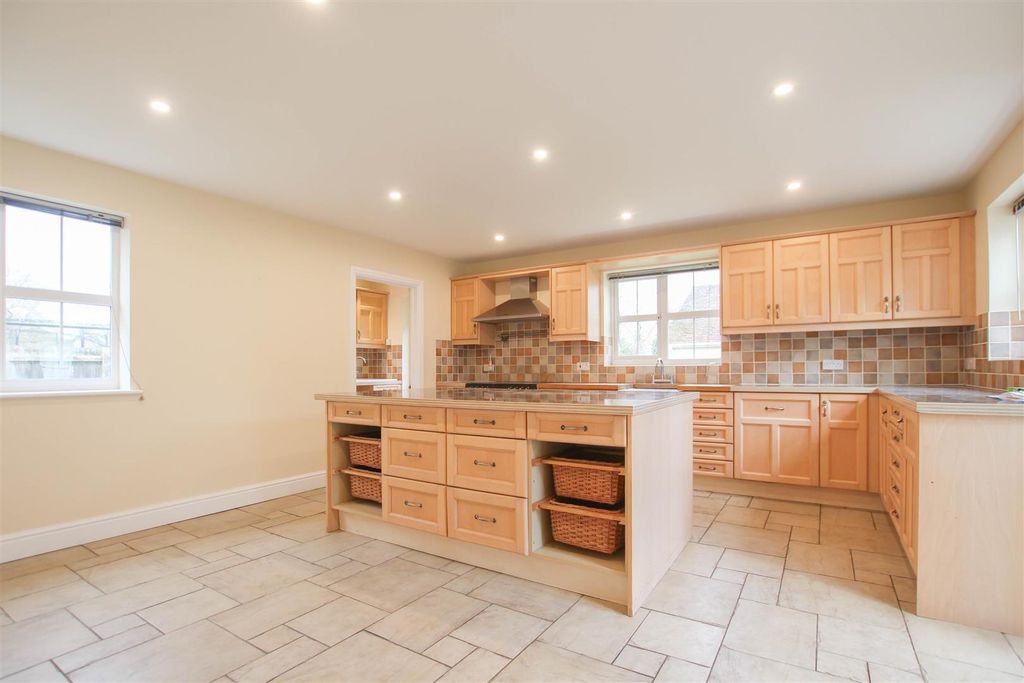 Property photo 2 of 17 Img_9404.Jpg