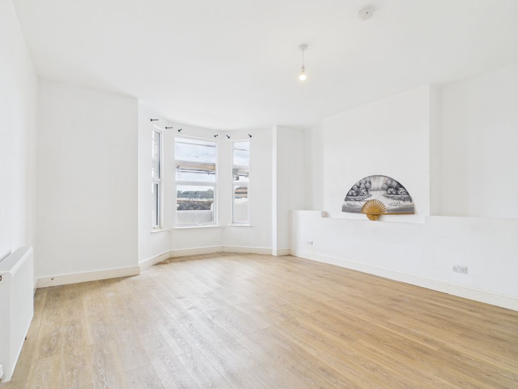 Property photo 3 of 29