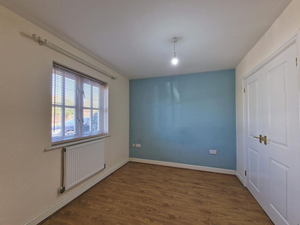 Property photo 3 of 12 Photo 2