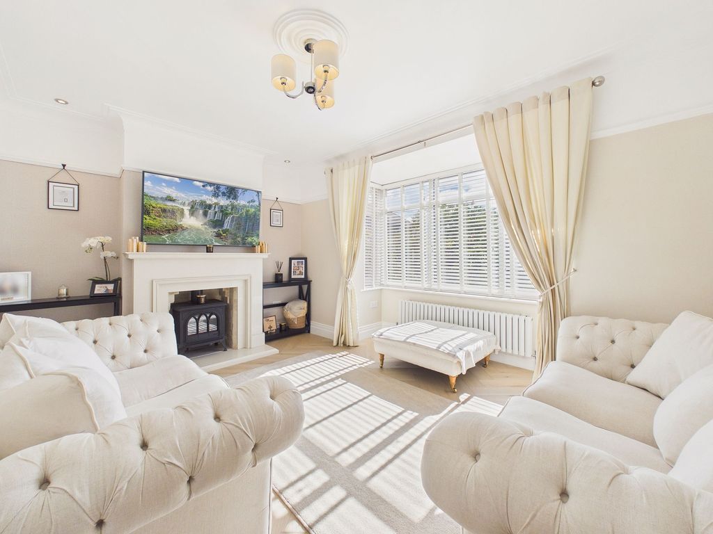 Property photo 2 of 16 Formal Lounge