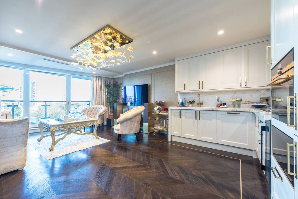 Property photo 2 of 11