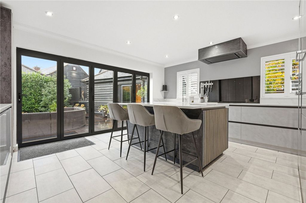 Property photo 2 of 24 Luxury Kitchen