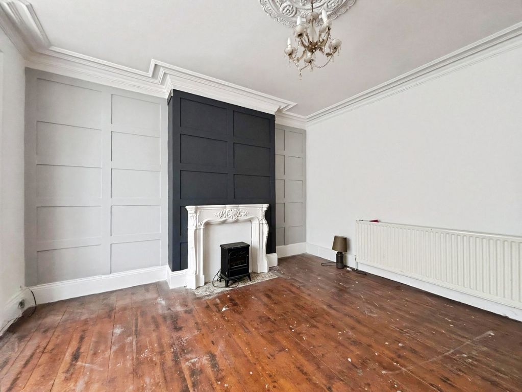 Property photo 2 of 17 4932371