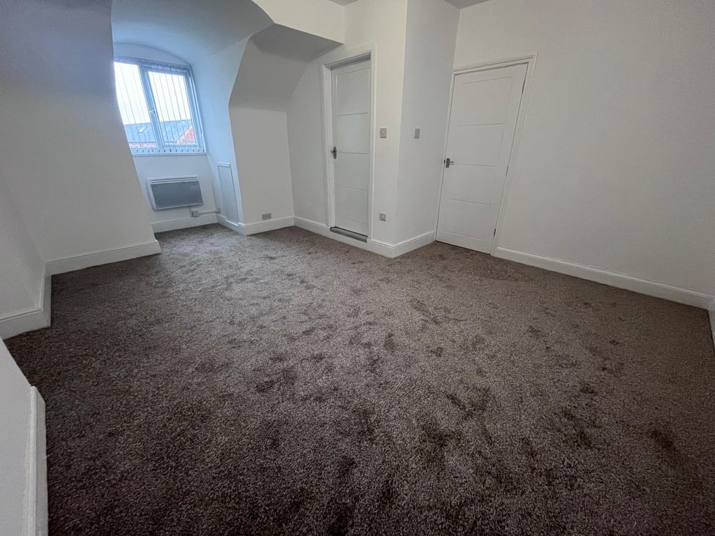 Property photo 3 of 7 Image