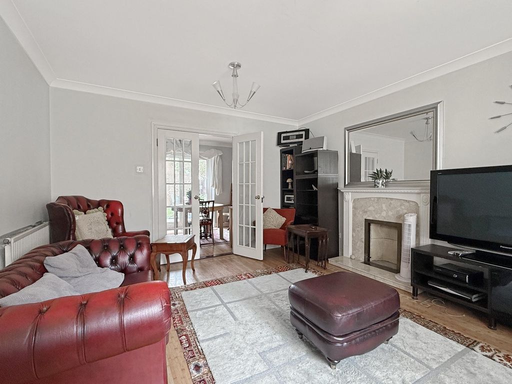 Property photo 2 of 17