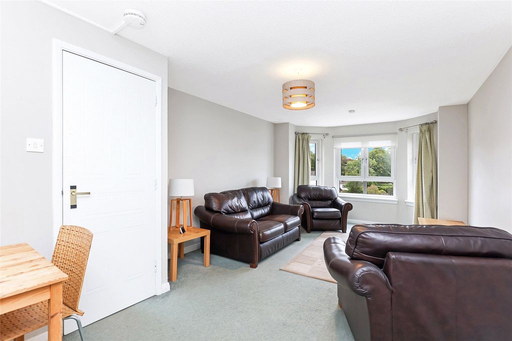 Property photo 2 of 12 Picture No. 10