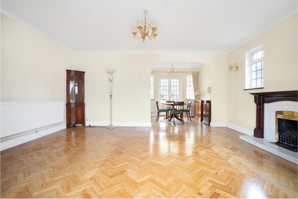 Property photo 3 of 13