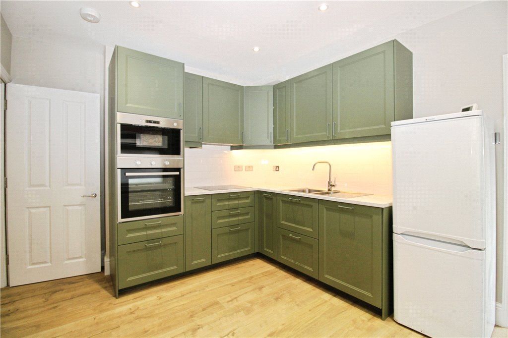 Property photo 3 of 12 Kitchen