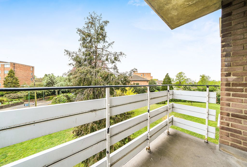 Property photo 3 of 14 1448049-5-69E6567...