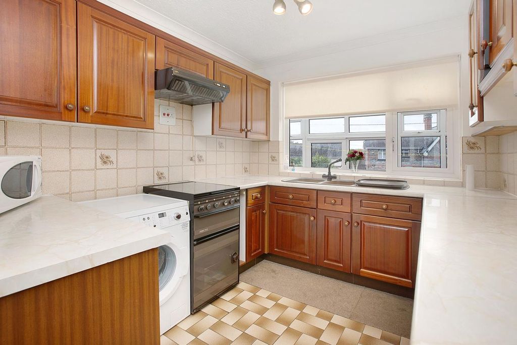 Property photo 3 of 16