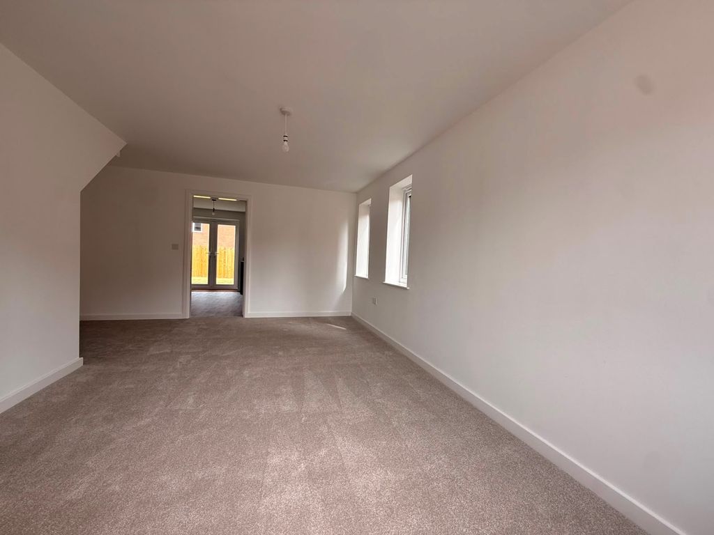 Property photo 2 of 11 Image