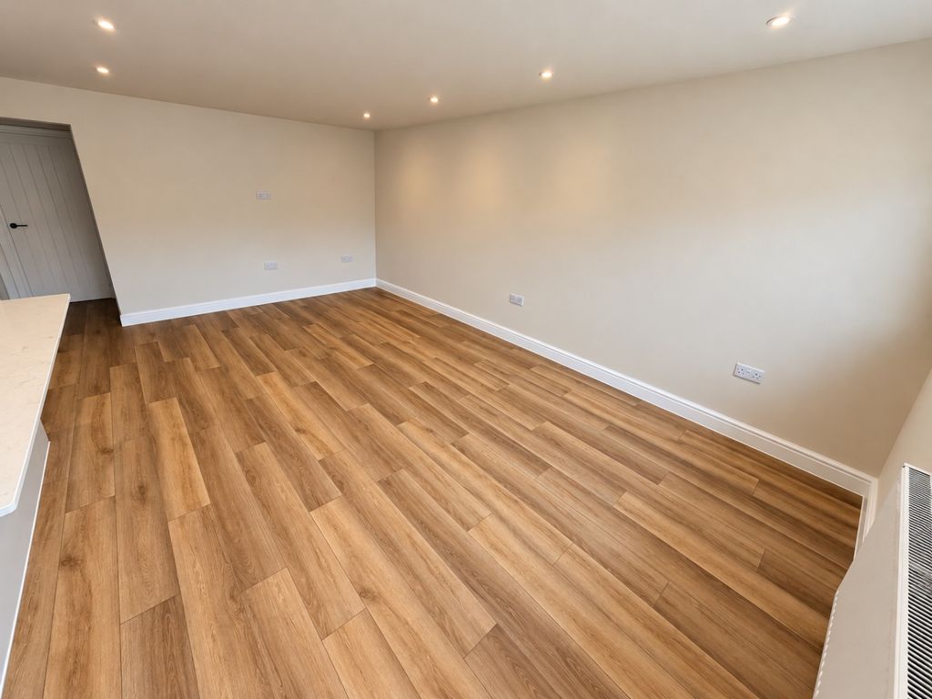 Property photo 3 of 7 5901244