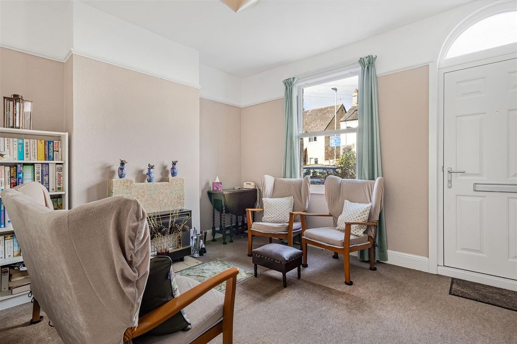 Property photo 3 of 15 16_66598.Jpg