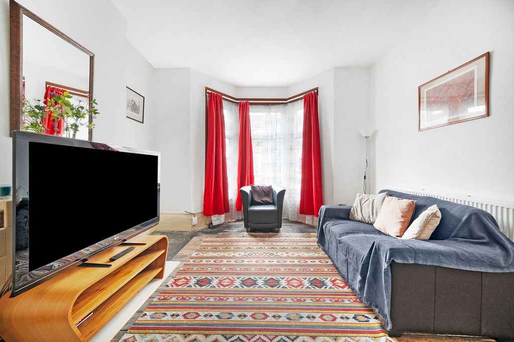 Property photo 2 of 19