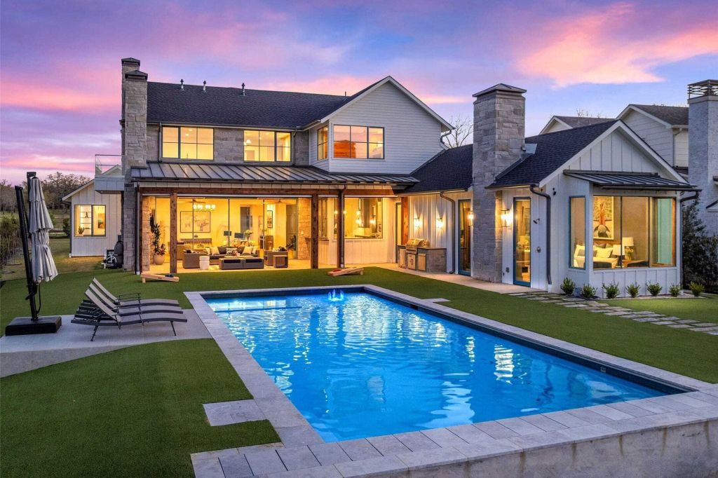 Property photo 1 of 31