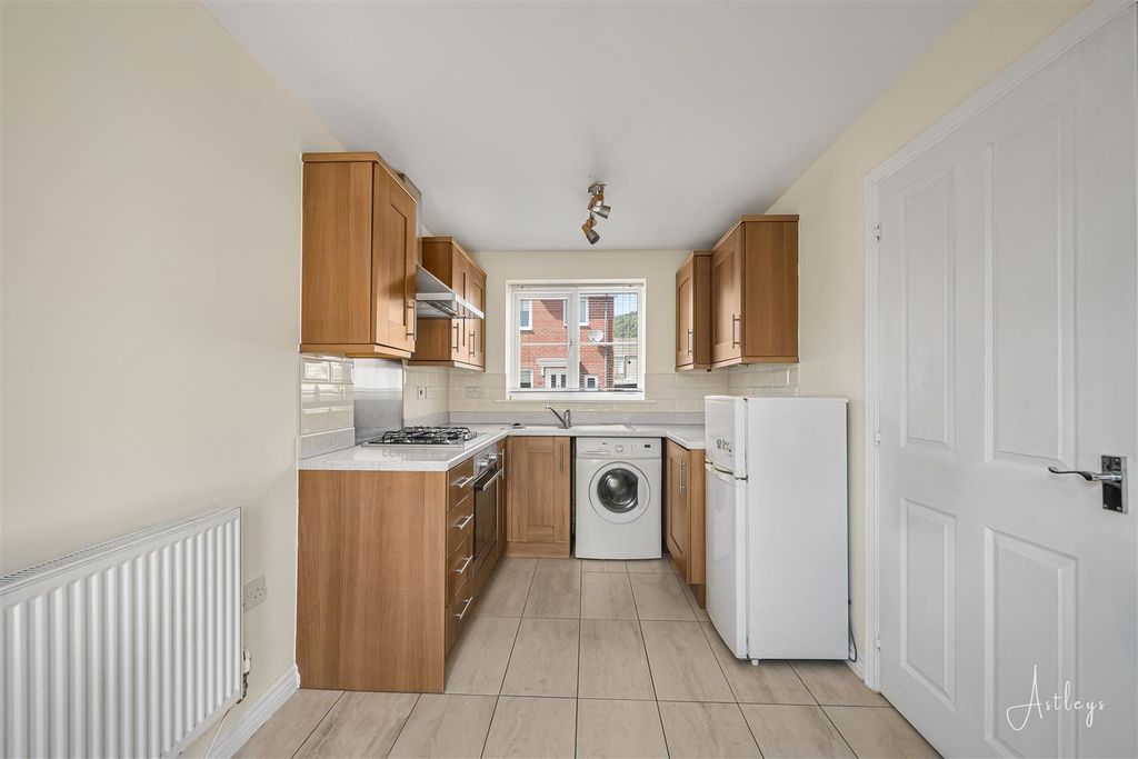 Property photo 3 of 18 Kitchen/Breakfast Room