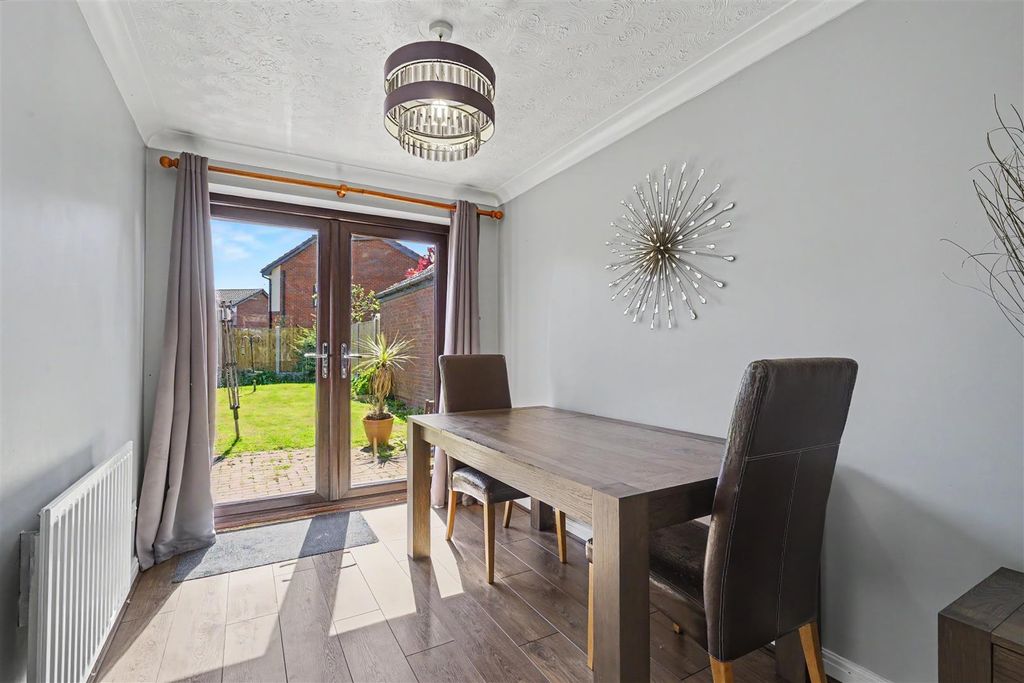 Property photo 3 of 20 Dining Room