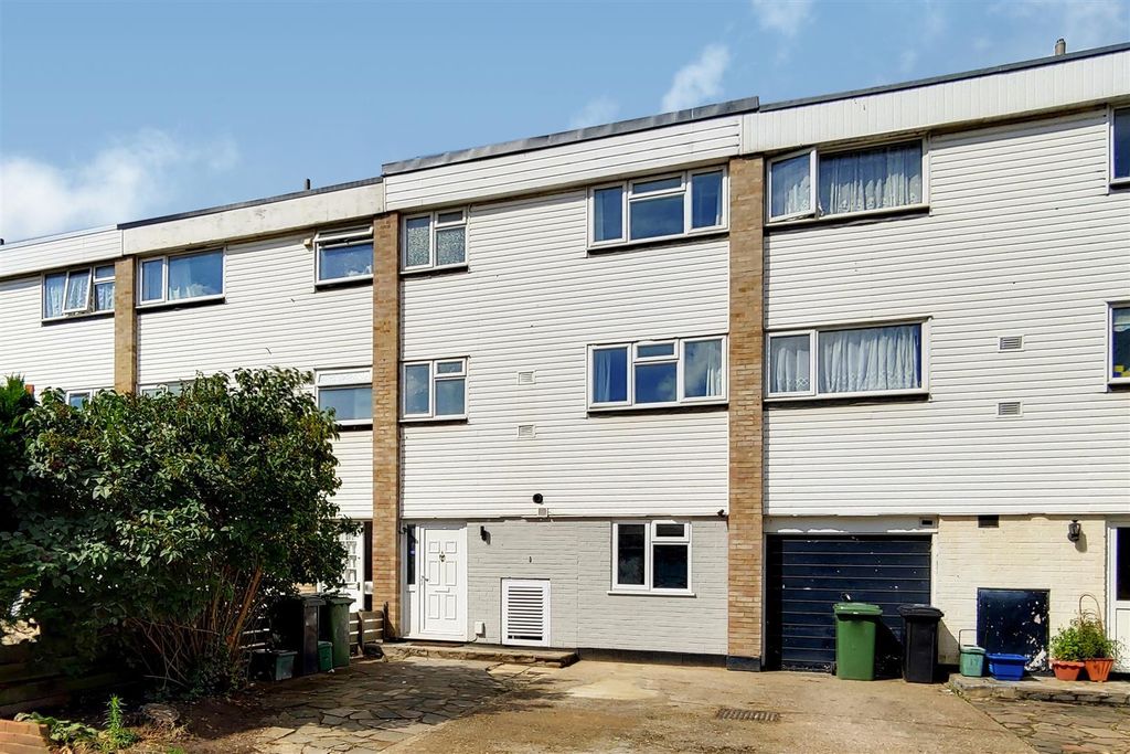 Property photo 1 of 12 16c8.Jpg