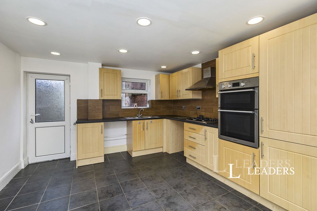 Property photo 2 of 14 Pbox-Img.Jpg