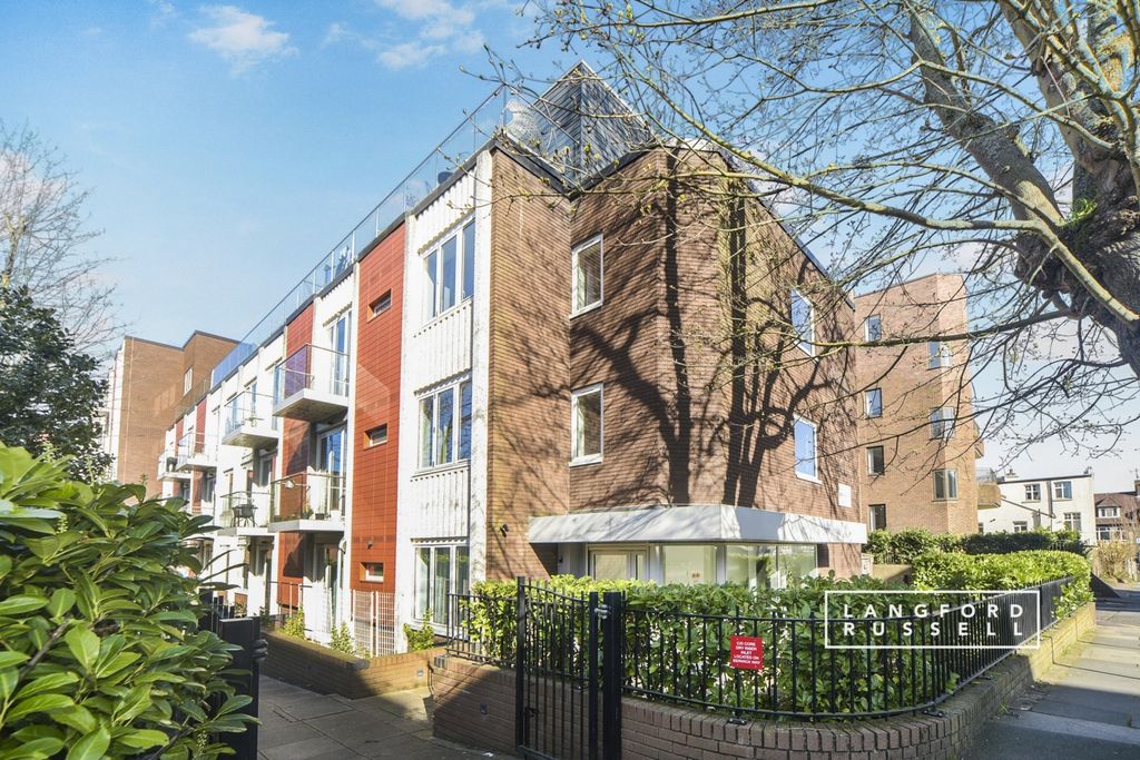 Property photo 1 of 9 External