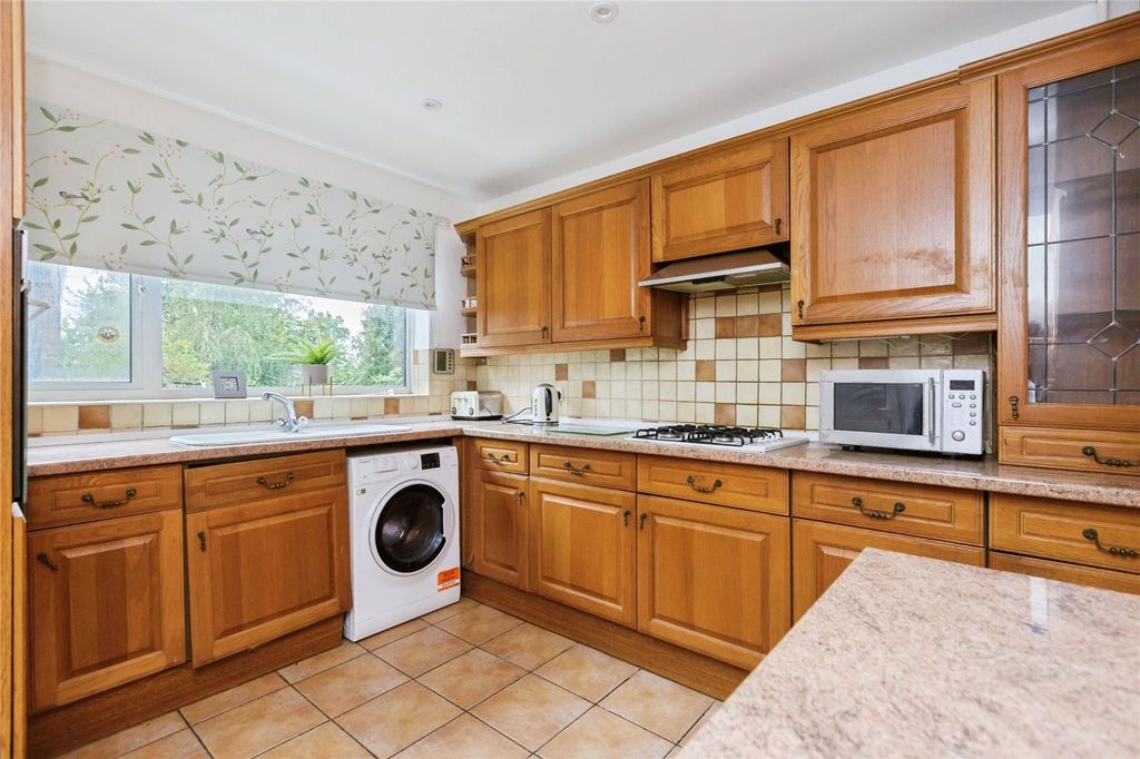 Property photo 2 of 14 Picture No. 15