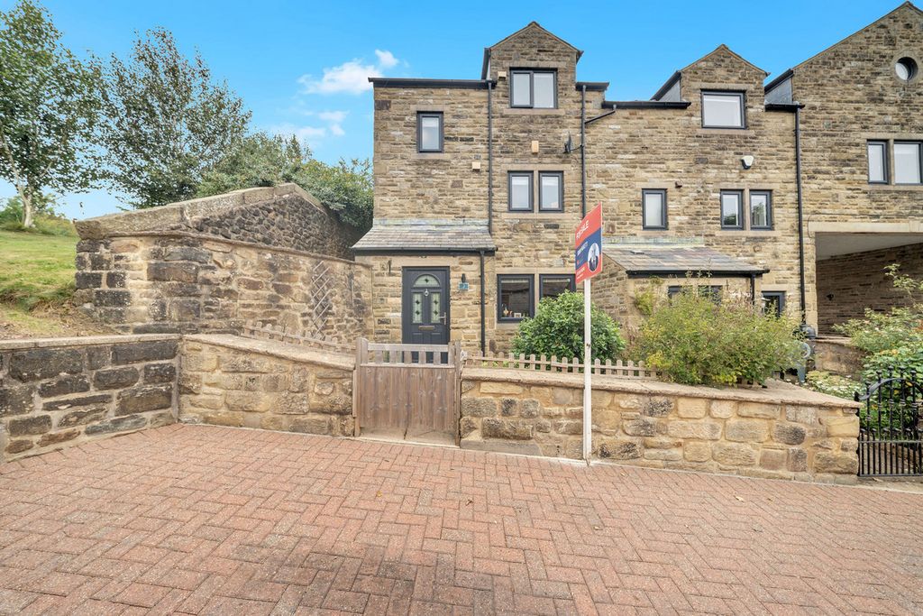 Property photo 1 of 30