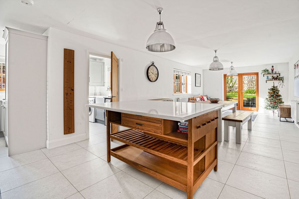 Property photo 3 of 24