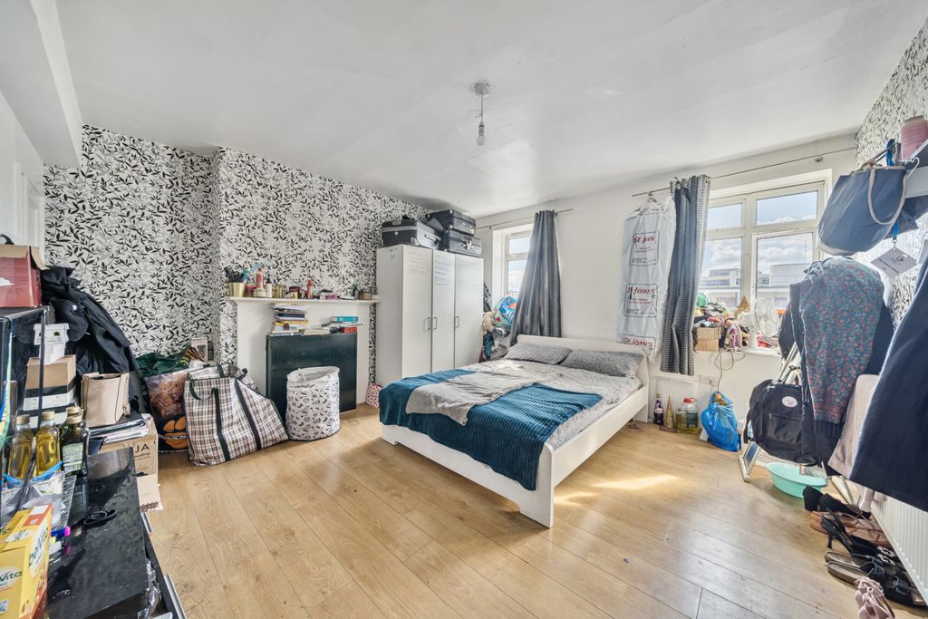 Property photo 2 of 16 1326346-12-687E5c...