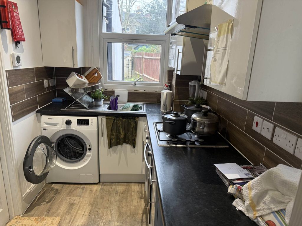 Property photo 2 of 4