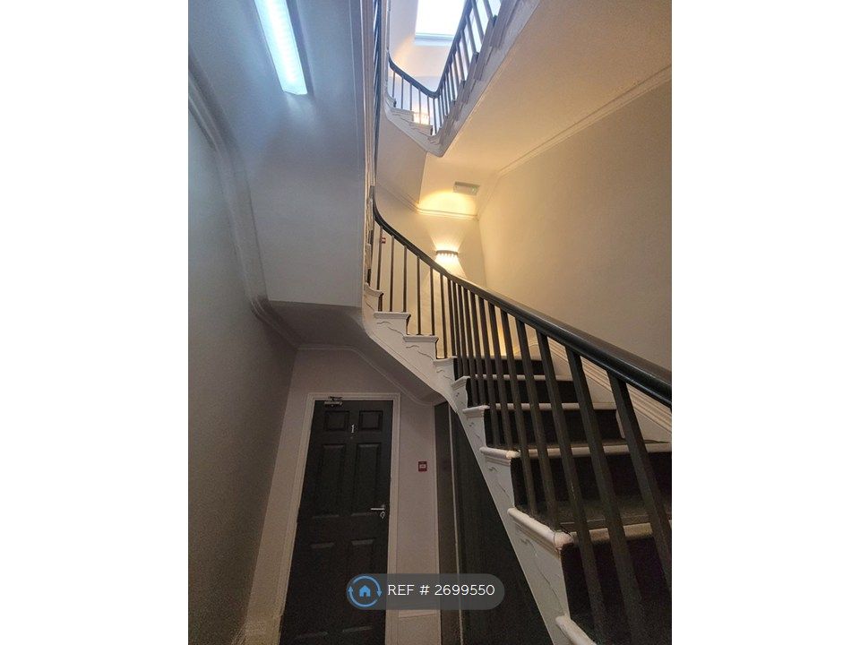 Property photo 2 of 8 Communal Area