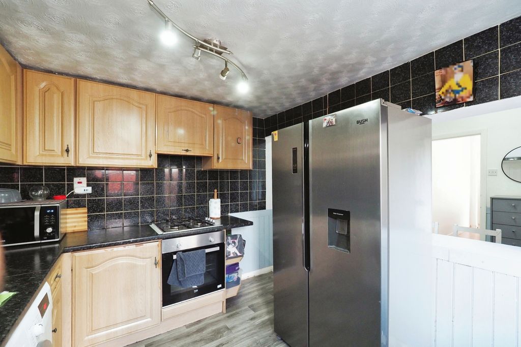 Property photo 3 of 15