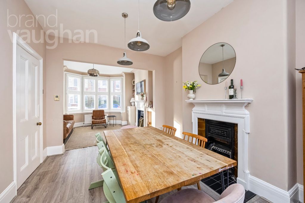 Property photo 2 of 22 Picture No. 04