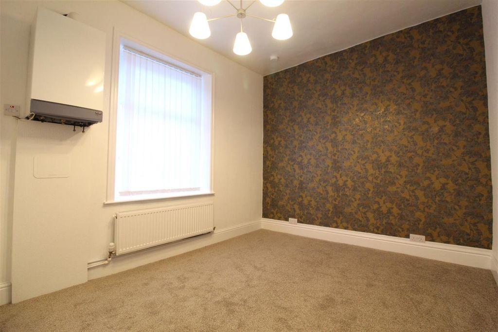 Property photo 3 of 6