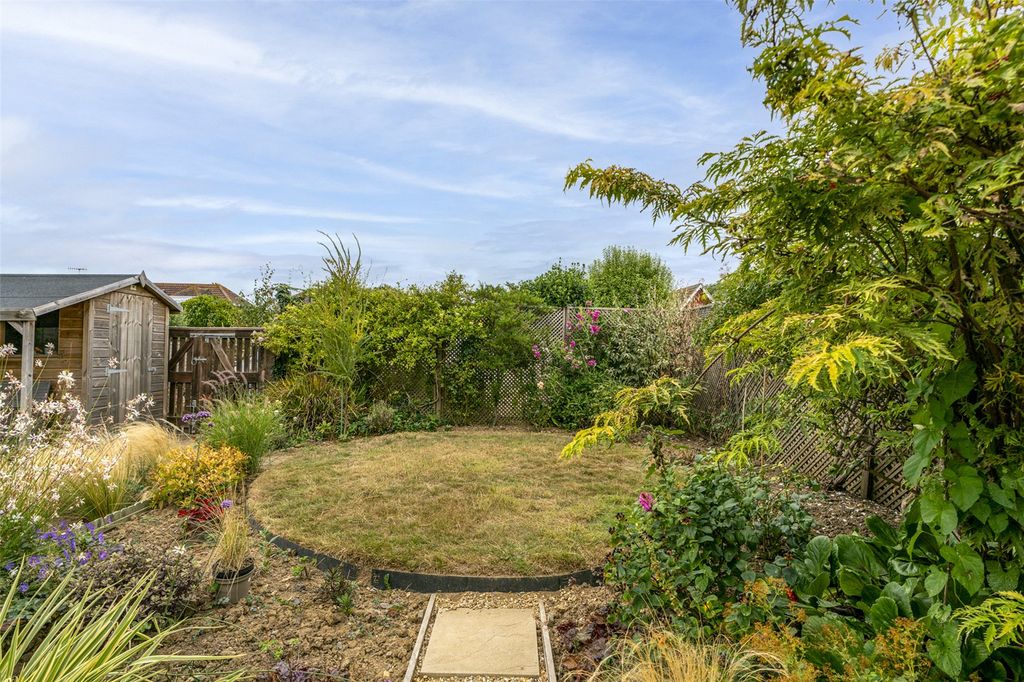 Property photo 2 of 24 Picture No. 16