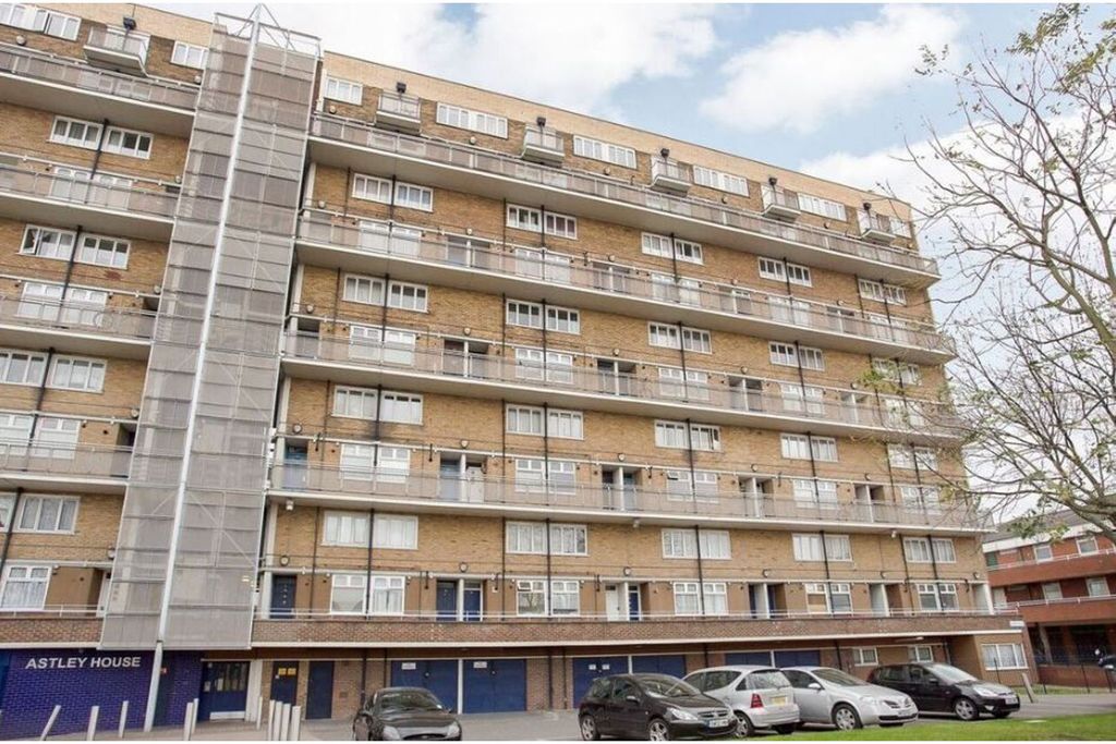 Property photo 1 of 2 Out-Building