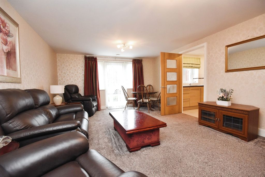 Property photo 3 of 17