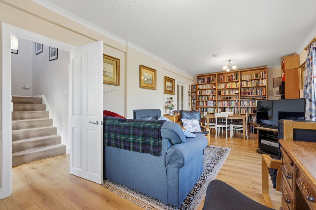 Property photo 2 of 40