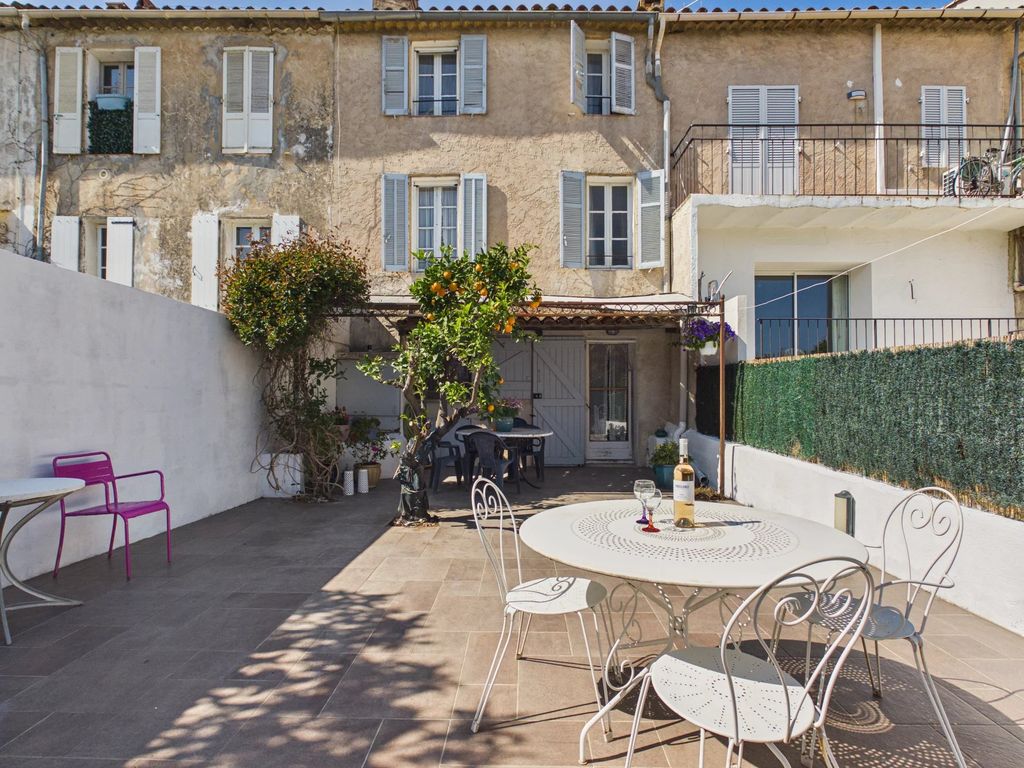 Property photo 1 of 25