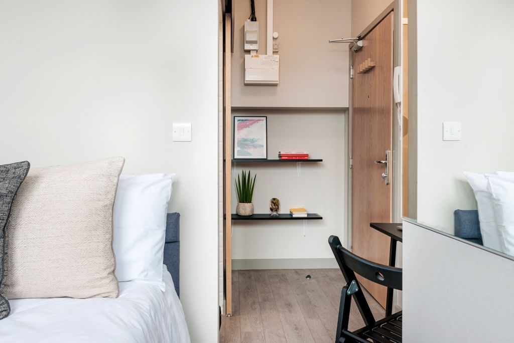 Property photo 3 of 8