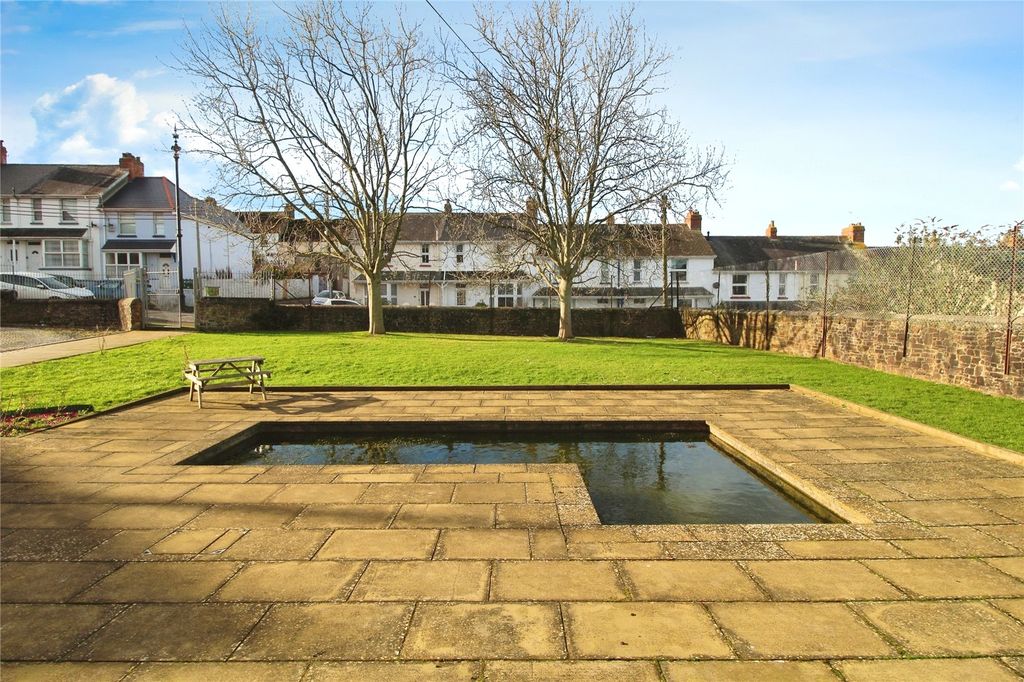 Additional image 13 of 2 bed flat for saleGeneva Place, Bideford, Devon EX39